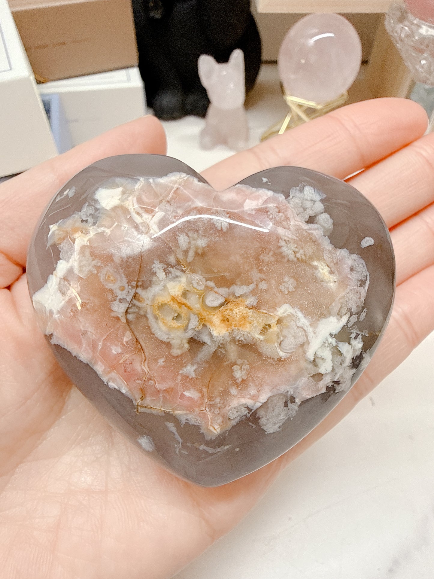 ブラックフラワーアゲート ハート | 優しさの奥にある強さを映す石 Black Flower Agate Heart