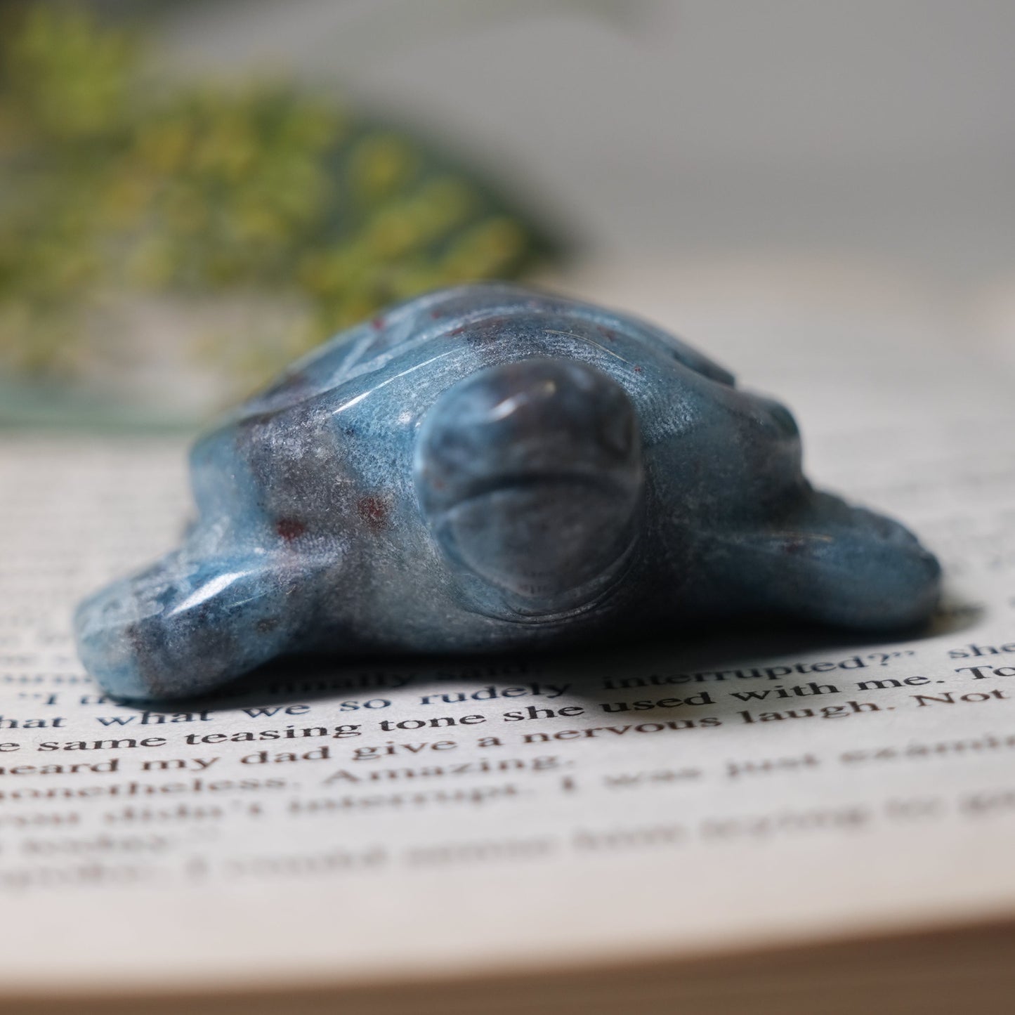 やさしさを運ぶ小さな守護者|トロレアライト 亀 形 Trolleite Turtle Freeform