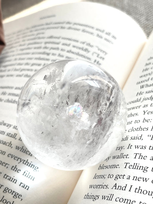 4月の誕生石｜水晶（クリアクォーツ）の意味と効果・浄化・願いを増幅するパワーストーン