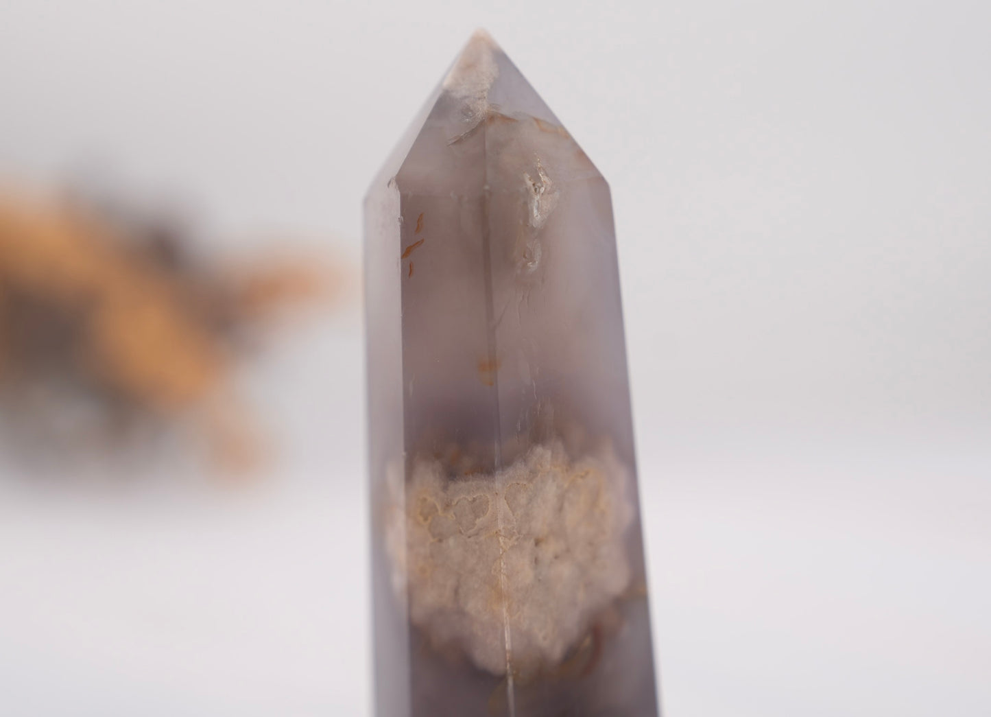 花咲く未来を運ぶ石｜フラワーアゲート タワー flower agate tower