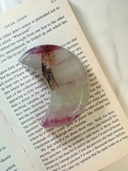 月の光を抱くヒーリングプレート｜フローライト 月型 小皿 トレイFluorite Moon Dish