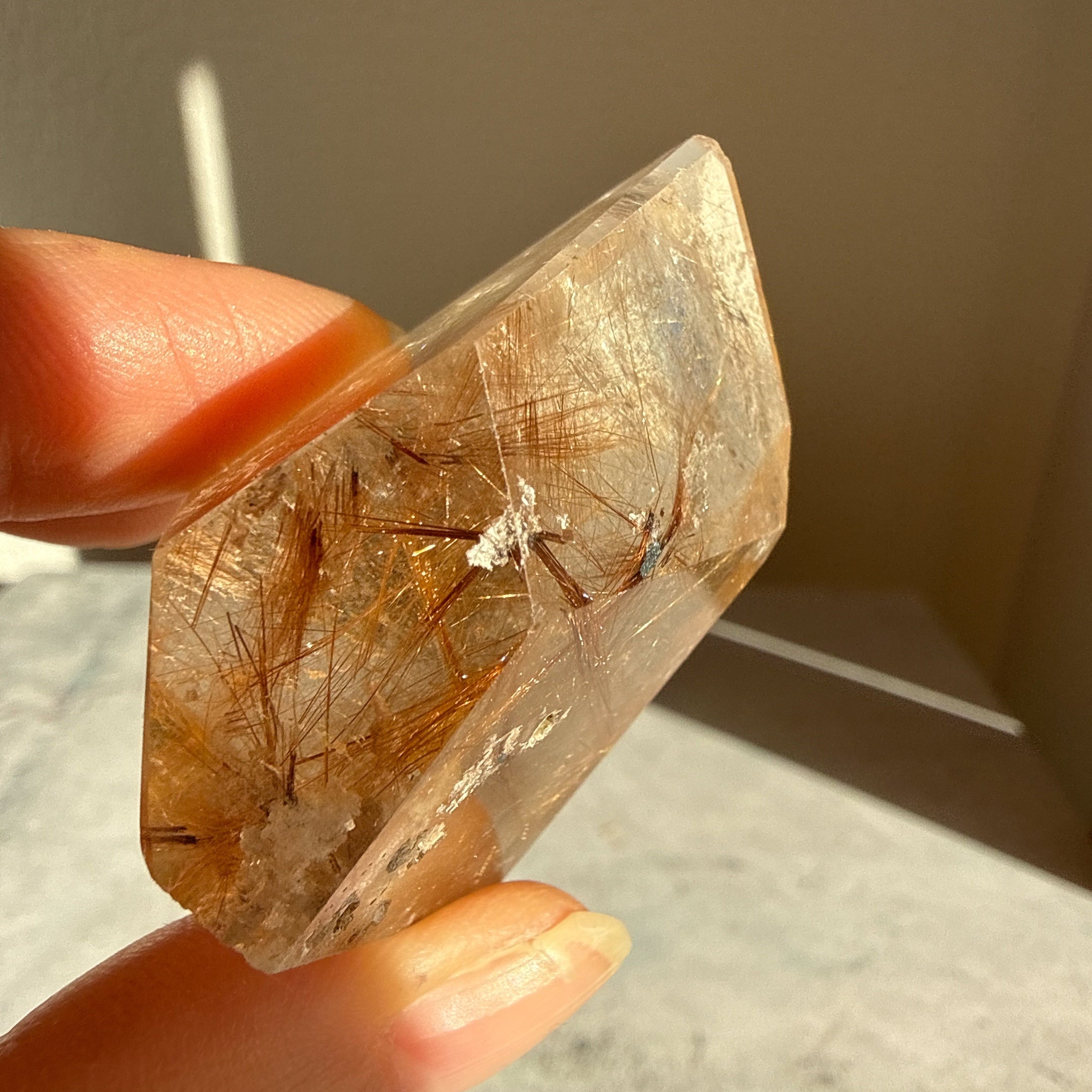 ゴールデンルチルクォーツ フリーフォーム 虹入り 一点もの | 石 ゴールデンルチルクォーツ フリーフォーム 虹入り 一点もの | 石