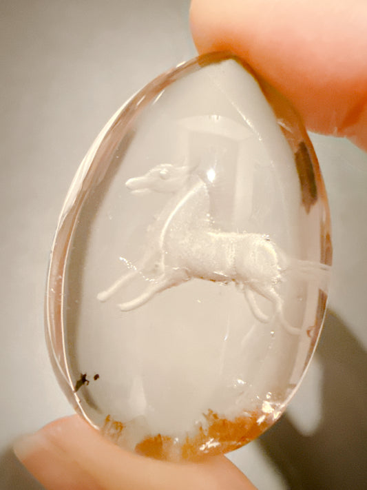 送料無料 天然石 クリアクォーツ 馬彫刻｜澄んだ意志で進むために