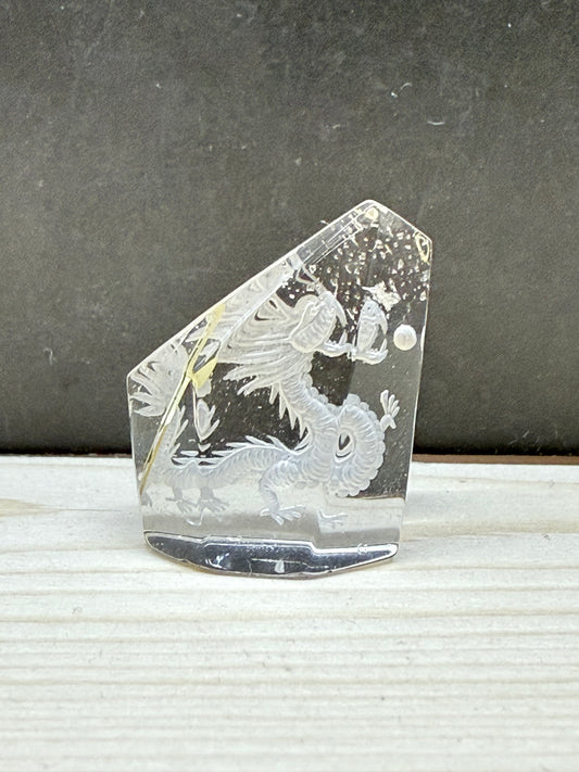 送料無料 天然石 水晶 ルチルクォーツ　龍 ドラゴン｜未来へ進む意図を澄ませる光の守り
