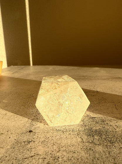 天然石 クラックオーラクォーツ タワー A 62g｜光と幸運を引き寄せるプリズムタワー