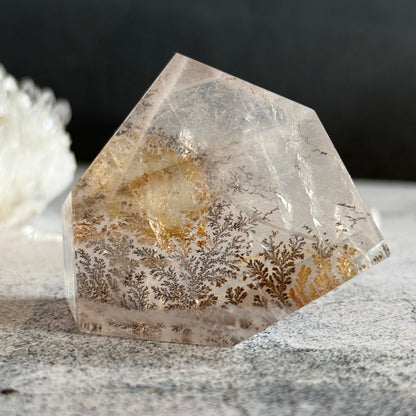 デンドリ・ローズクォーツ フリーフォーム Dendritic Rose Quartz Freeform