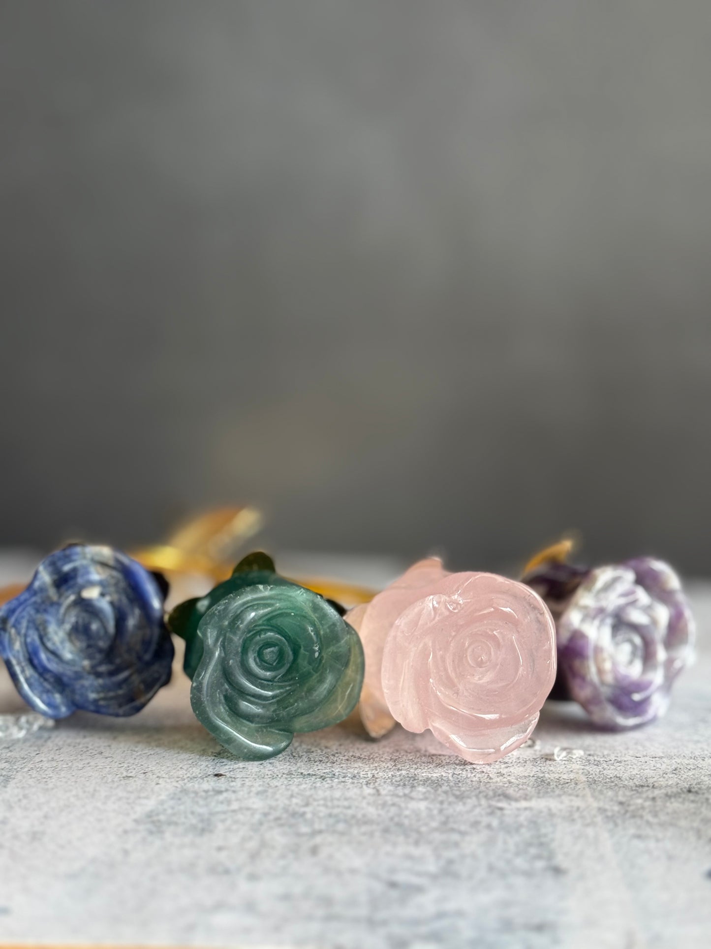 アメジスト バラ 薔薇｜心をほどく静かな一輪