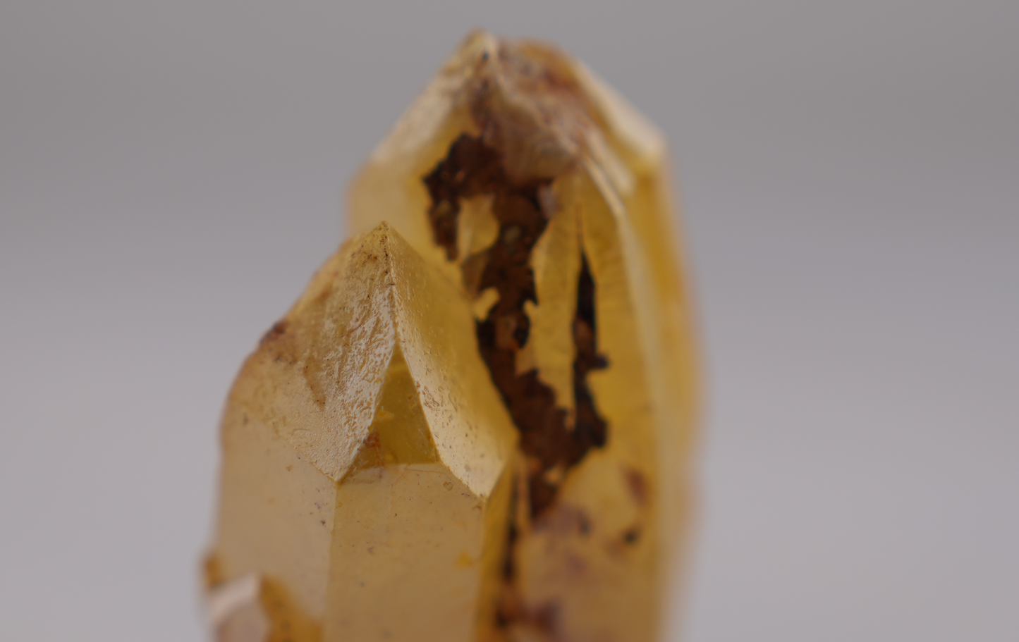 イエローオーラクォーツ クラスター ｜金運を引き寄せる天然石・パワーストーン