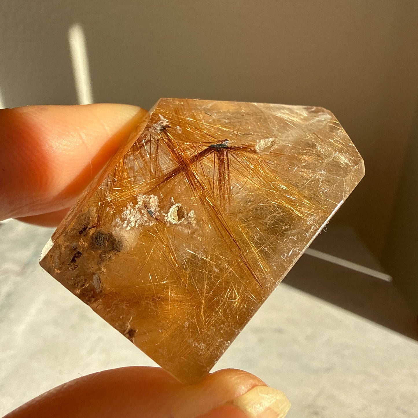 ゴールデンルチルクォーツ フリーフォーム 虹入り 金運上昇