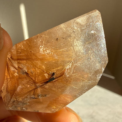 ゴールデンルチルクォーツ フリーフォーム 虹入り 金運上昇