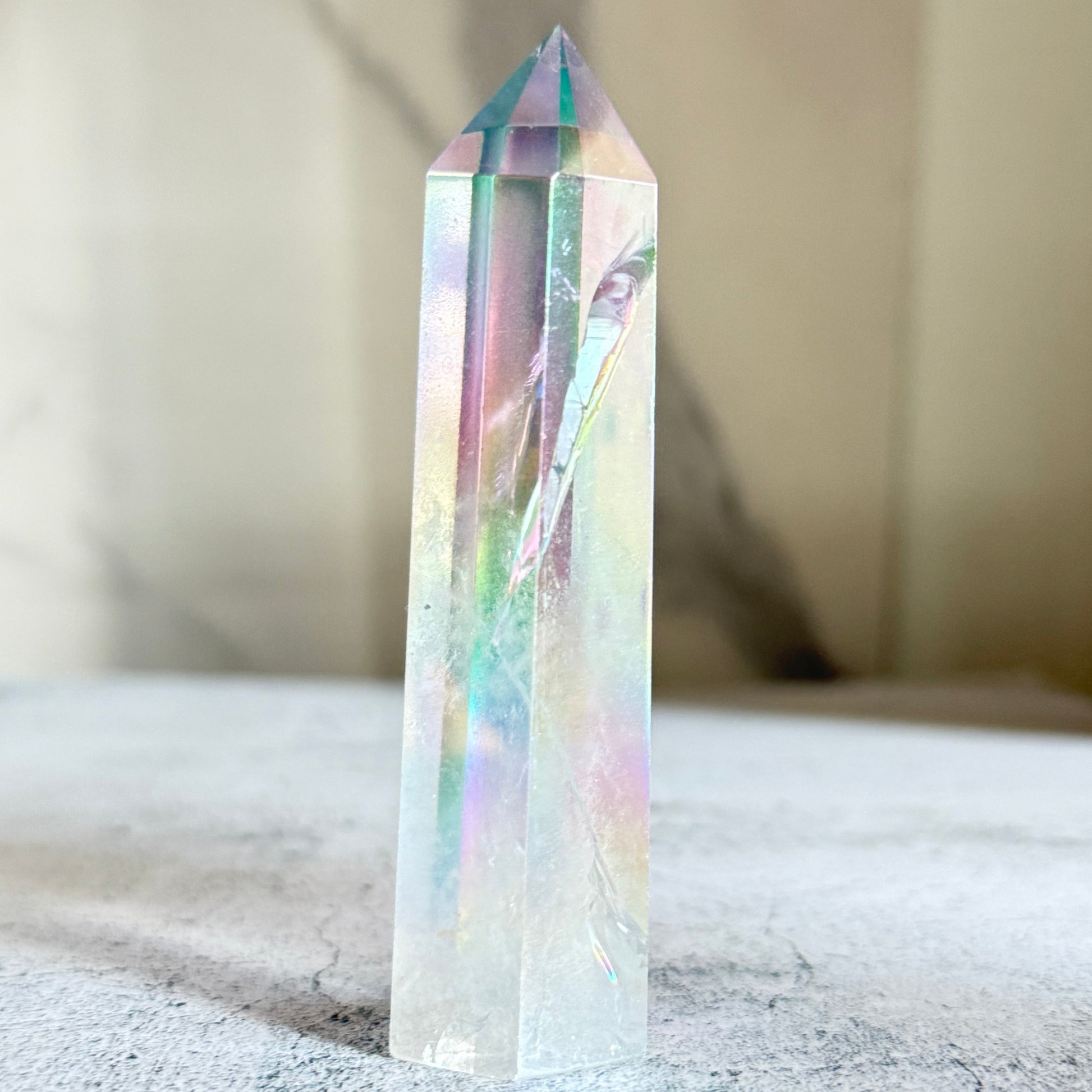 エンジェルオーラクォーツ タワー 虹色の輝き