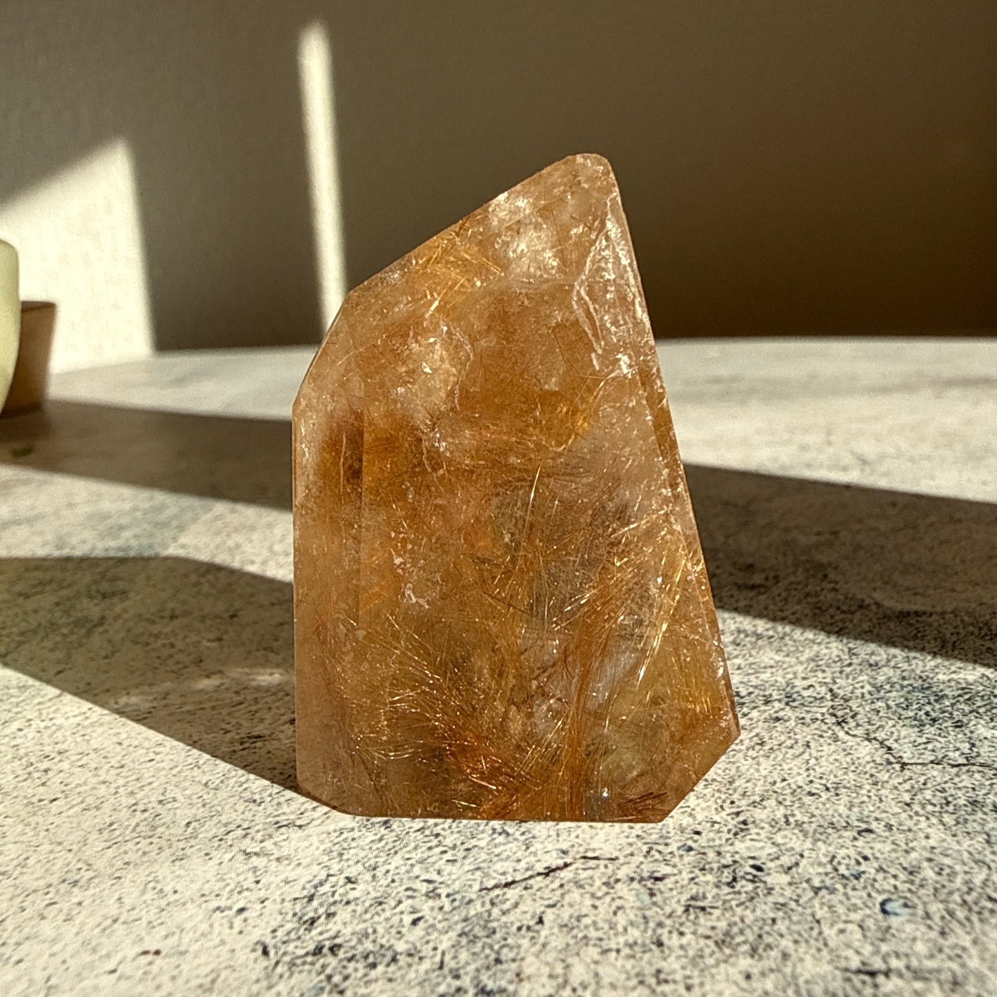 ゴールデンルチルクォーツ フリーフォーム 虹入り 金運上昇