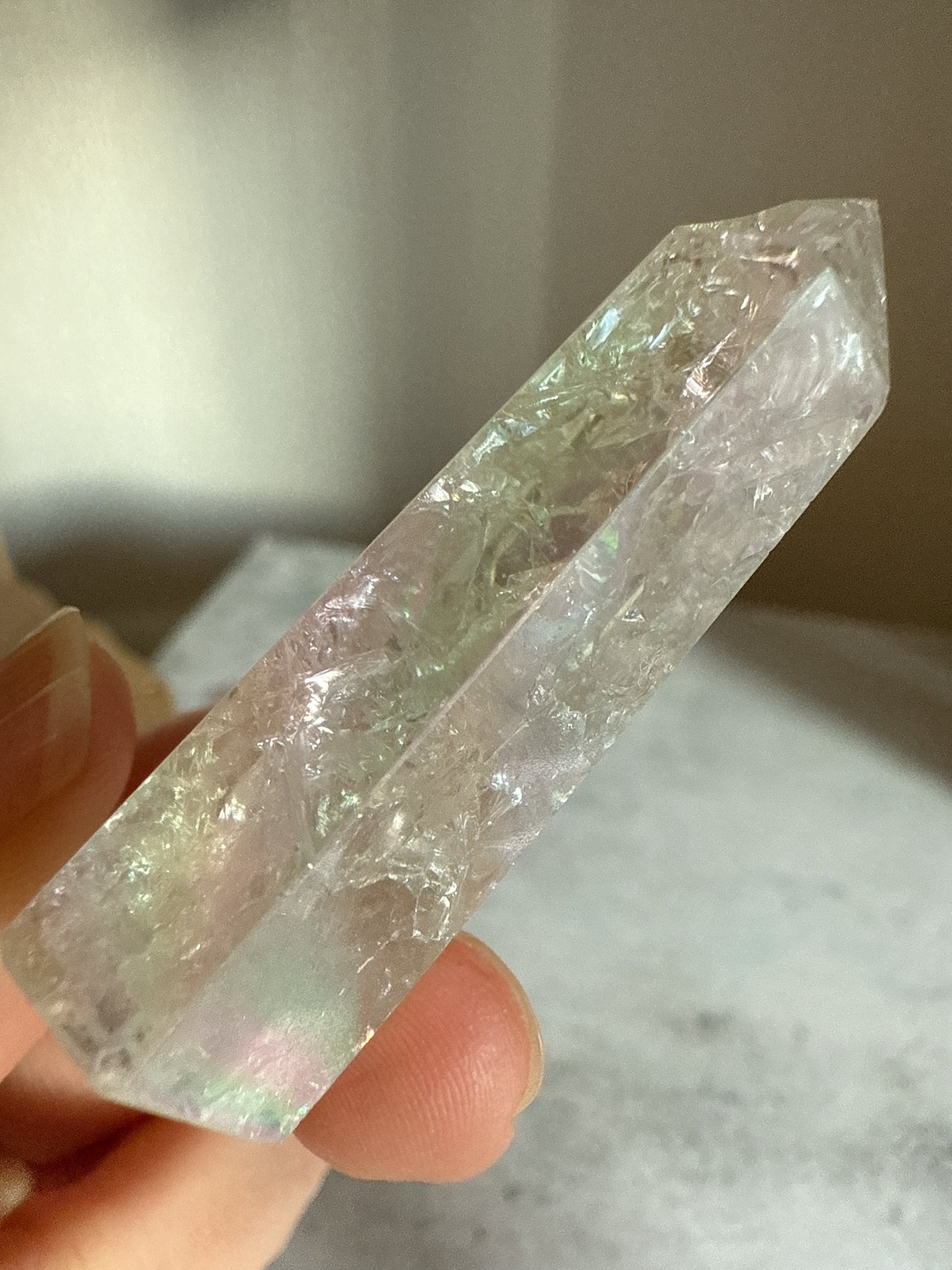 天然石 クラックオーラクォーツ タワー c 48g｜光と幸運を引き寄せるプリズムタワー