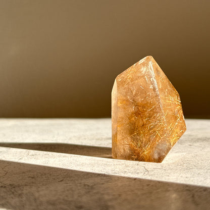 ゴールデンルチルクォーツ フリーフォーム 虹入り 金運上昇