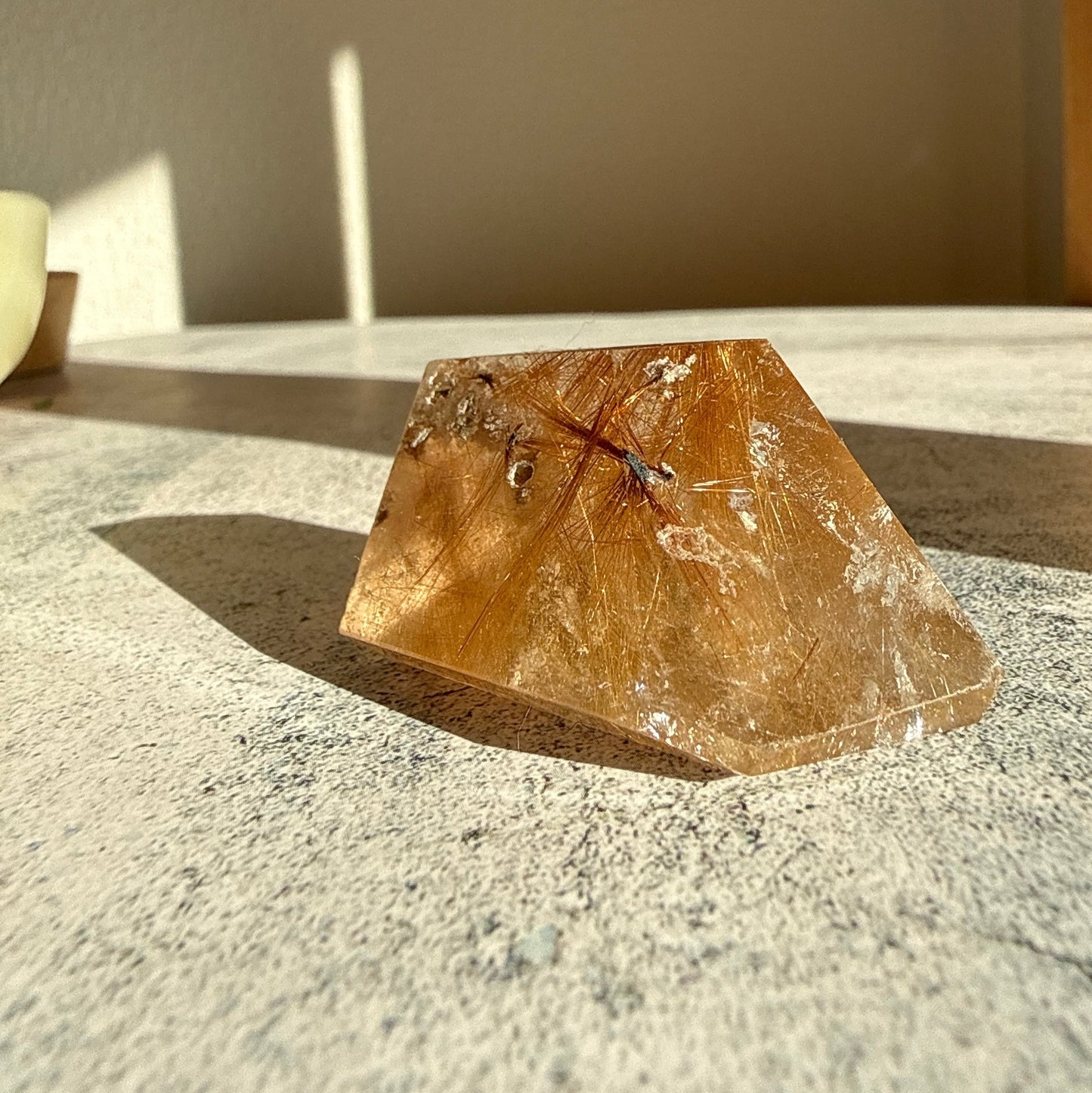 ゴールデンルチルクォーツ フリーフォーム 虹入り 金運上昇