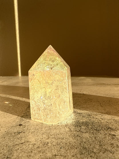 天然石 クラックオーラクォーツ タワー A 62g｜光と幸運を引き寄せるプリズムタワー
