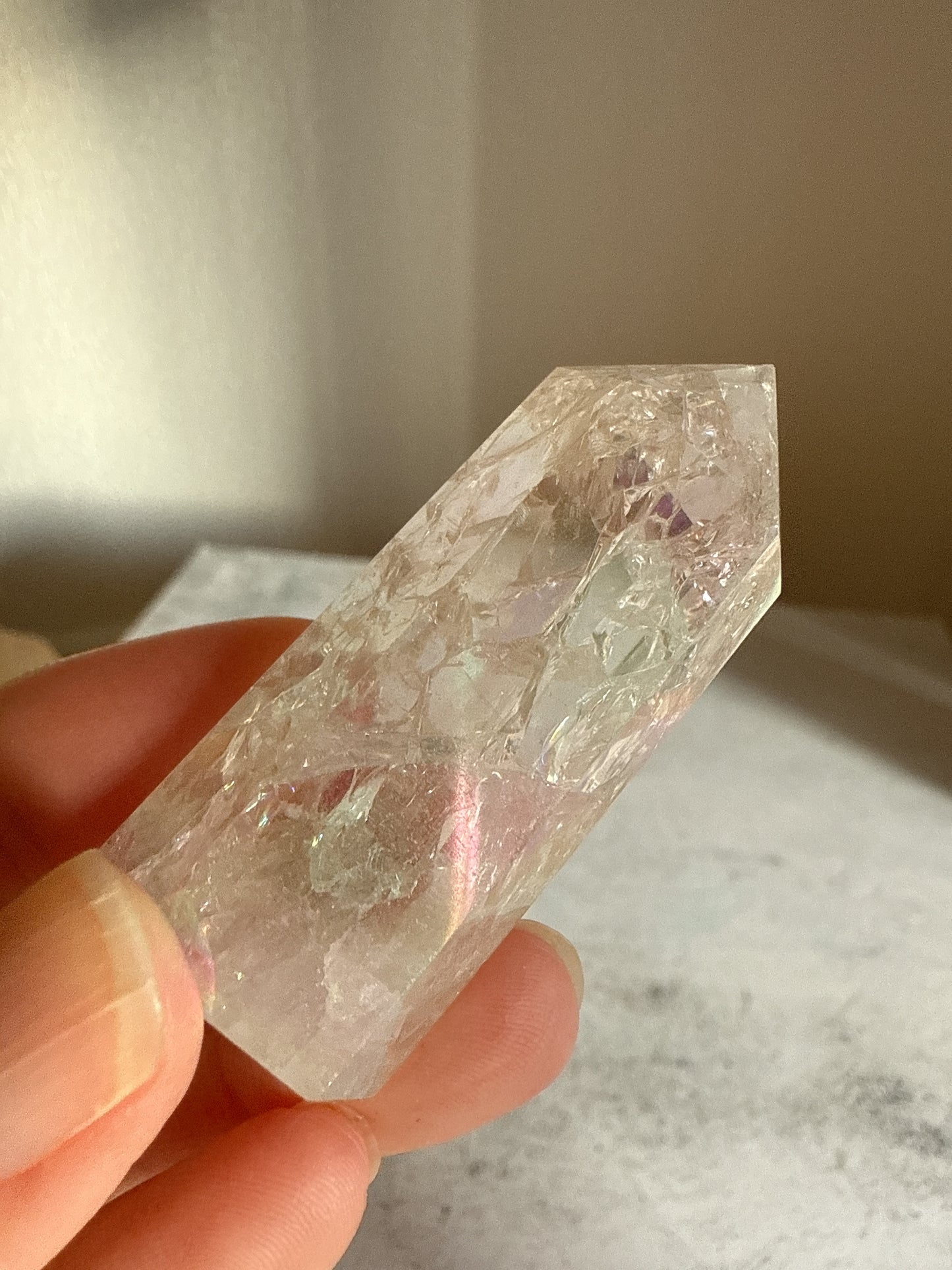 天然石 クラックオーラクォーツ タワー c 48g｜光と幸運を引き寄せるプリズムタワー