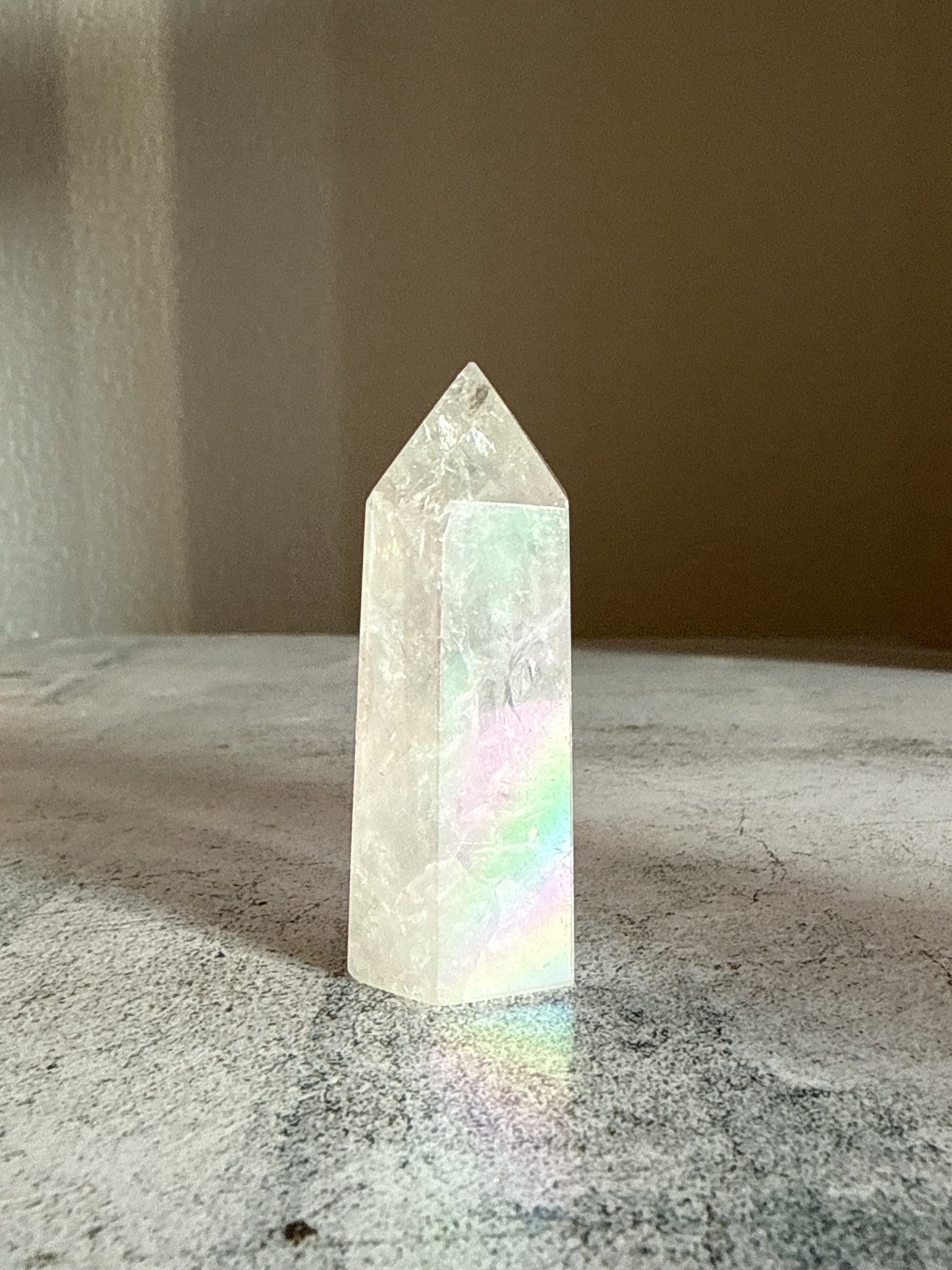 天然石 クラックオーラクォーツ タワー B 44g｜光と幸運を引き寄せるプリズムタワー