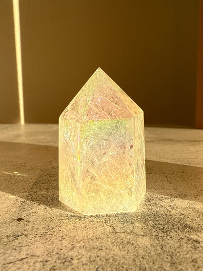 天然石 クラックオーラクォーツ タワー A 62g｜光と幸運を引き寄せるプリズムタワー