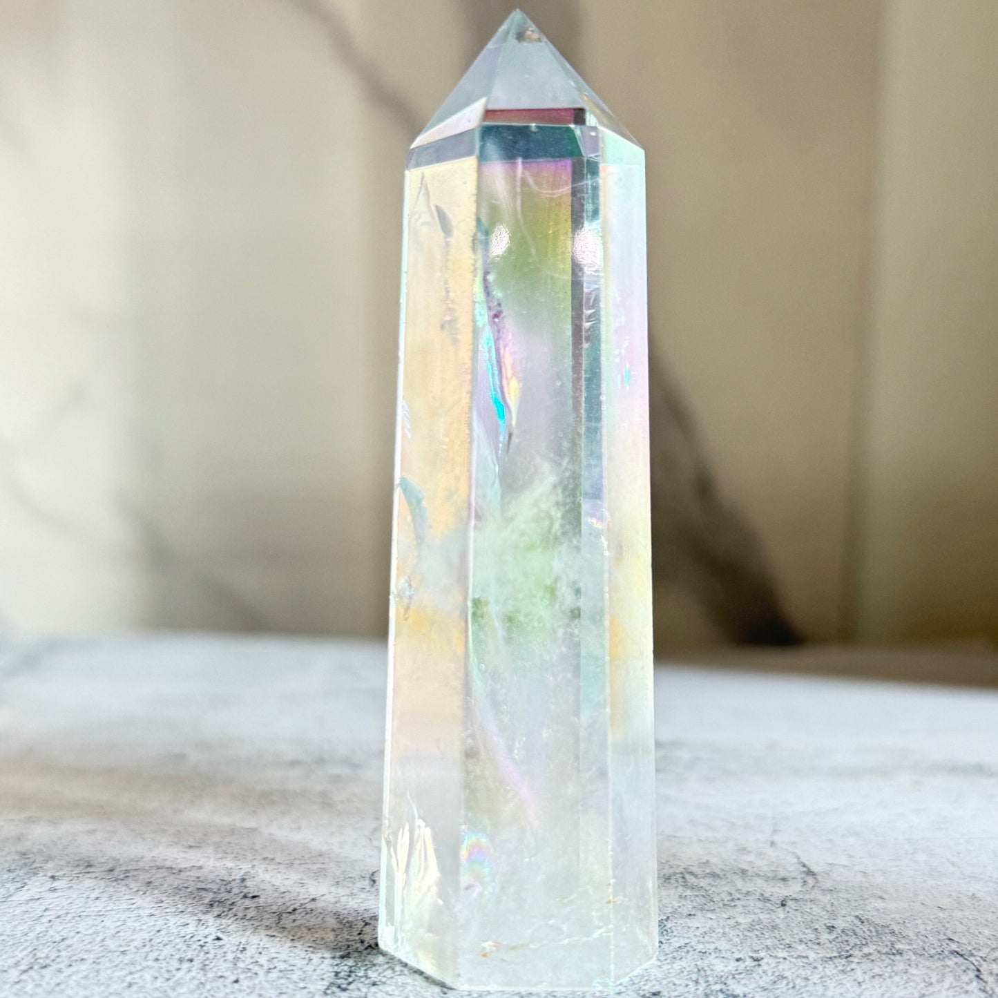 エンジェルオーラクォーツ タワー 右裏側