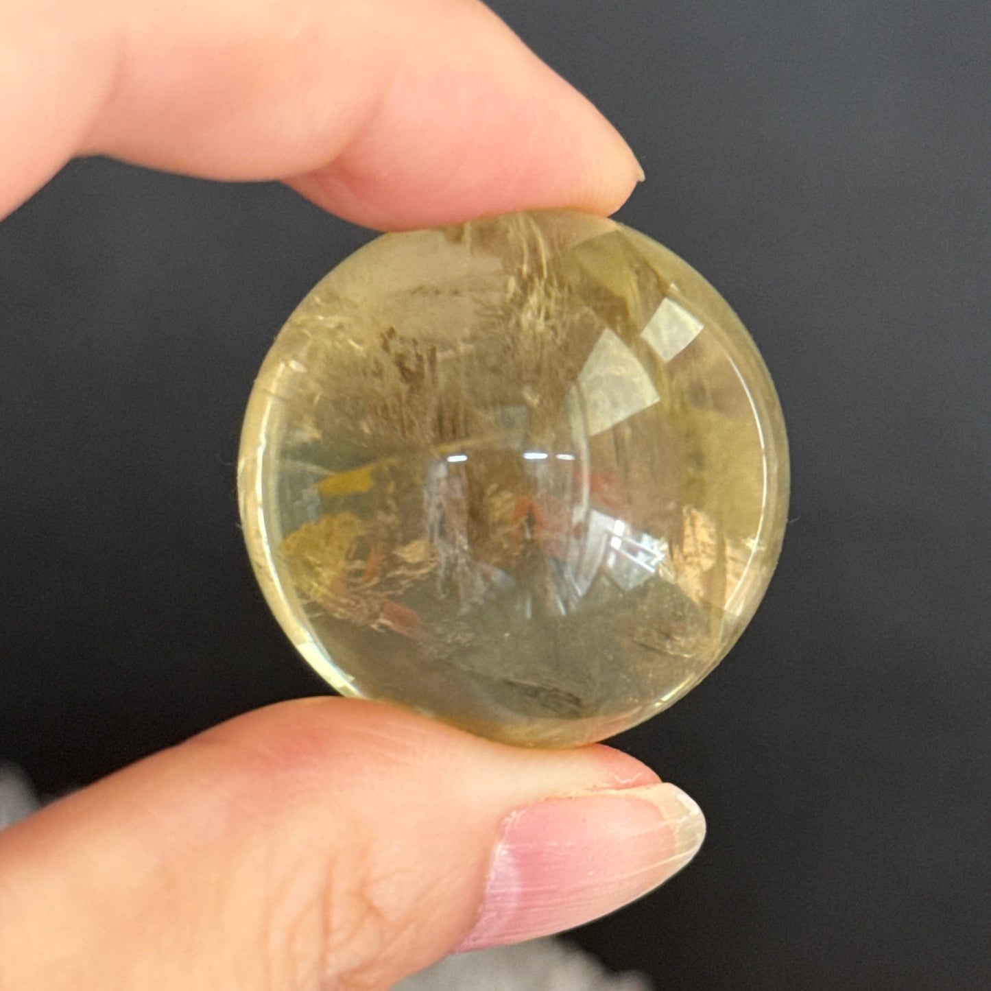 シトリン ミニスフィア｜豊かさを楽しむ心を育てる石 虹あり C