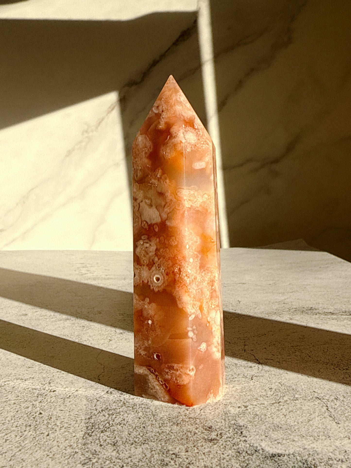 レッドフラワーアゲート タワー｜小さな積み重ねを大きな力に変える応援石