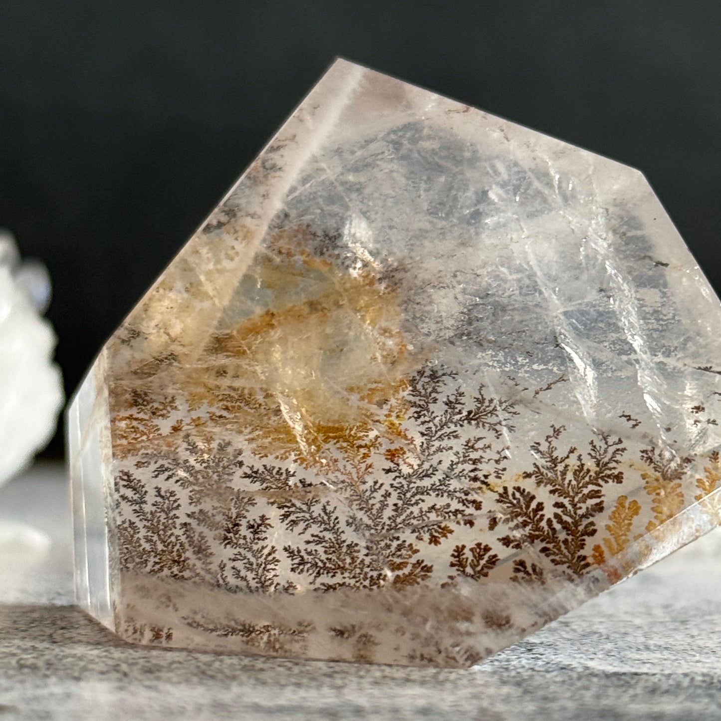 デンドリ・ローズクォーツ フリーフォーム Dendritic Rose Quartz Freeform