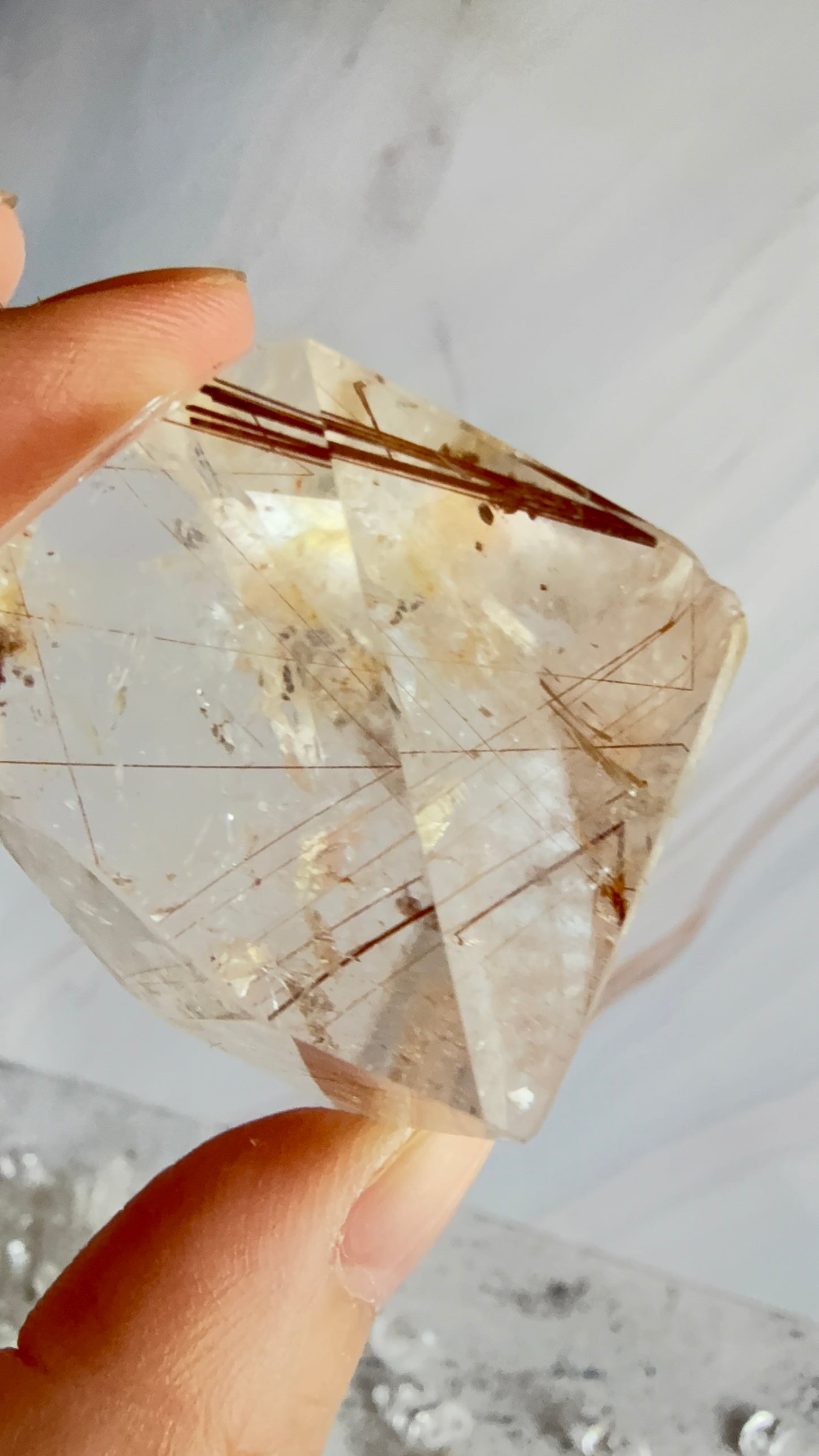 ゴールデンルチルクォーツ フリーフォーム 虹入り 金運上昇