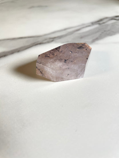 好かれたい方から好かれる｜デンドリ・ローズクォーツ フリーフォーム Dendritic Rose Quartz Freeform