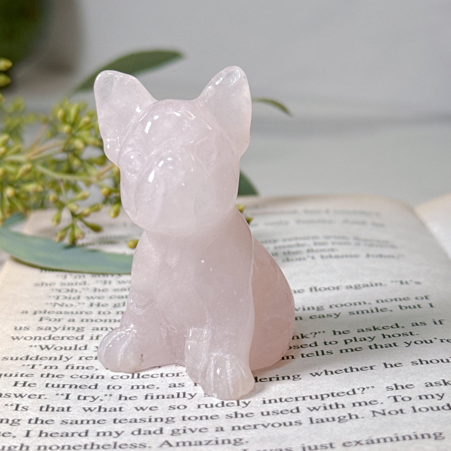 ローズクォーツ フレンチブルドック｜優しく寄り添ってくれる Rose Quartz French Bulldog