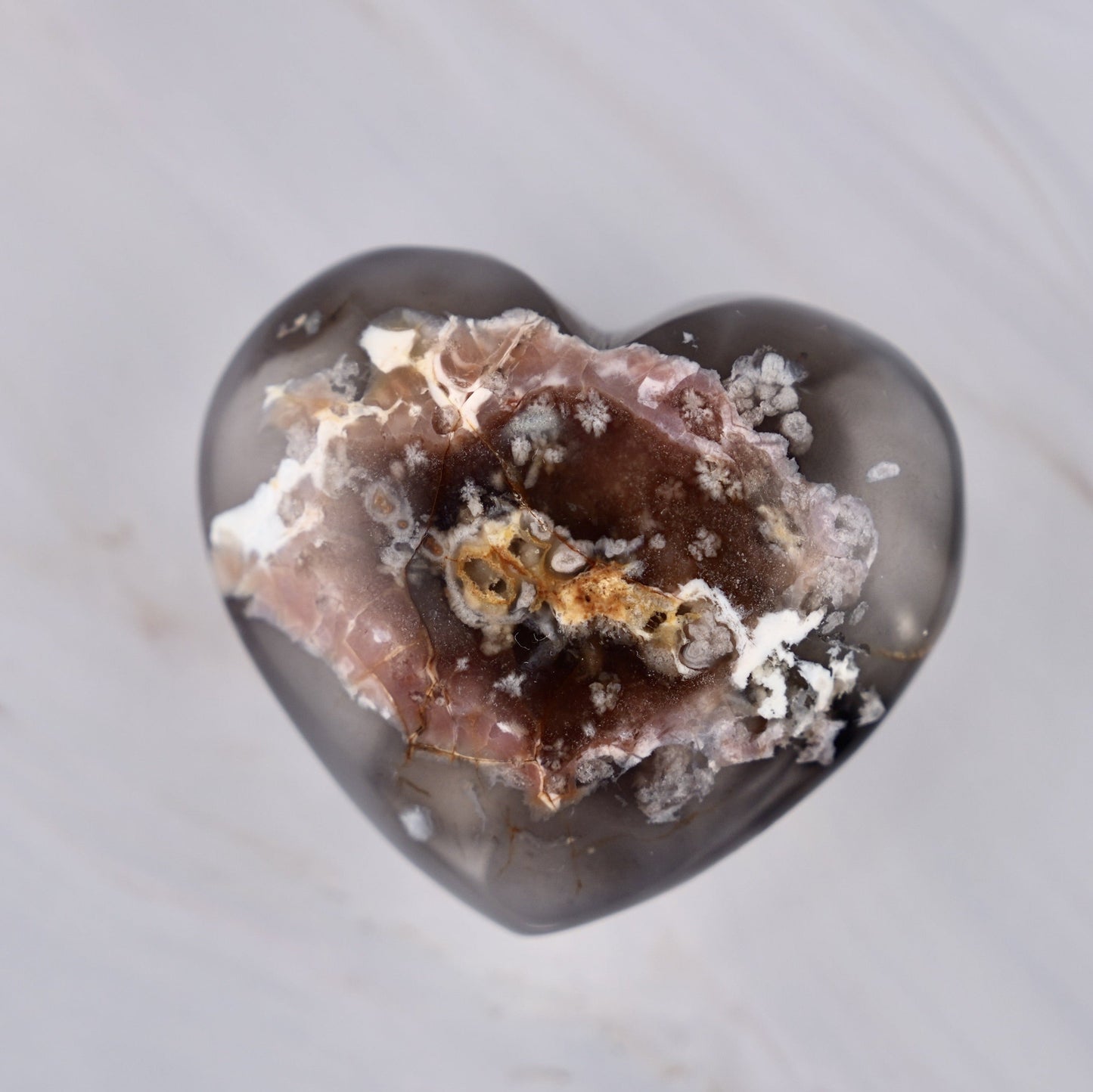 ブラックフラワーアゲート ハート ｜  優しさの奥にある強さを映す石 Black Flower Agate Heart