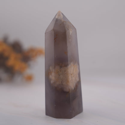 心に春を呼び戻す｜ブラックドゥルージー フラワーアゲート タワー Black Druzy Flower Agate Tower