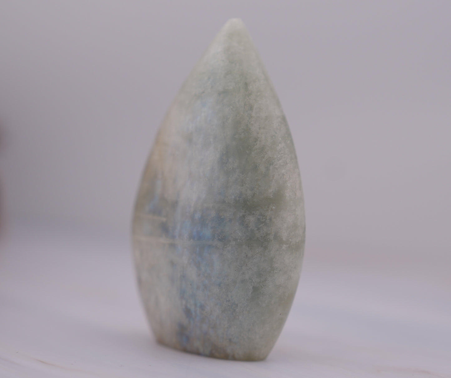 心も身体も整えて自信を持って輝ける私になれる癒しの石｜ ガーニエライト（グリーンムーンストーン）フレーム  Garnierite Green Moonstone