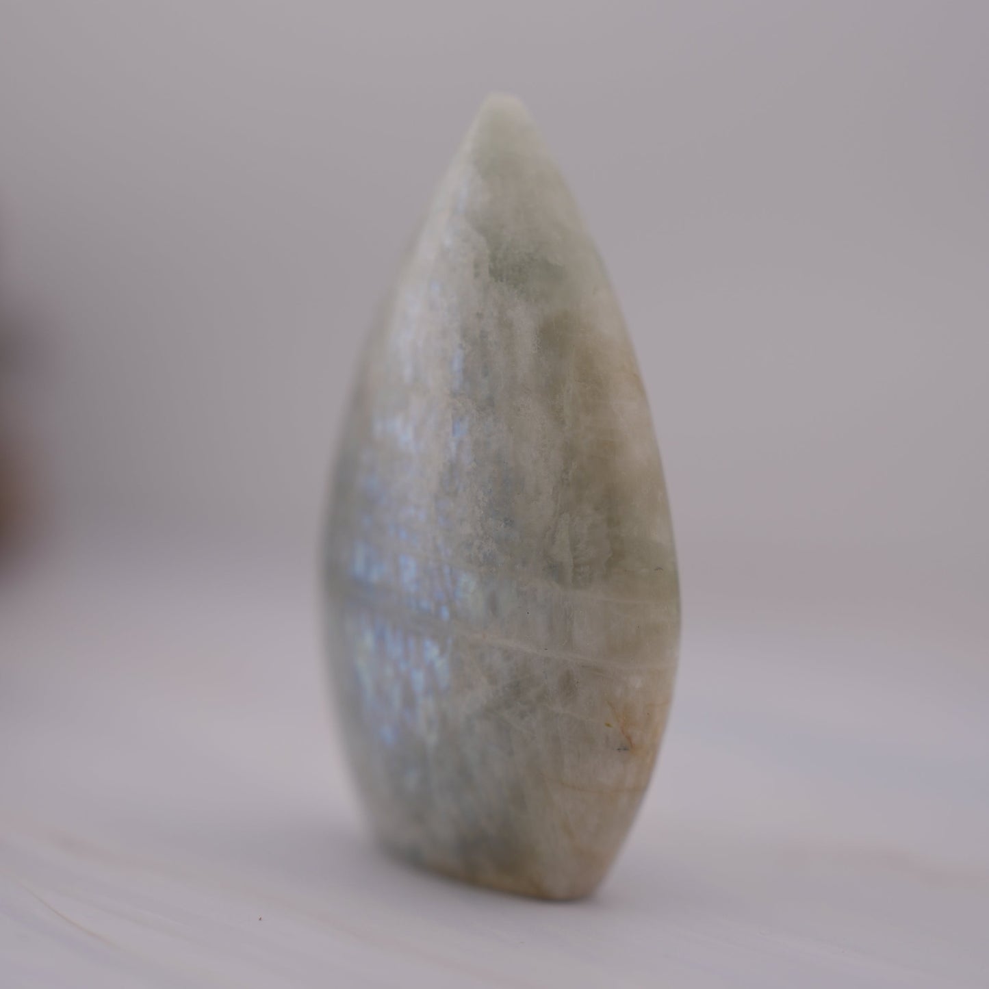 心も身体も整えて自信を持って輝ける私になれる癒しの石｜ ガーニエライト（グリーンムーンストーン）フレーム  Garnierite Green Moonstone