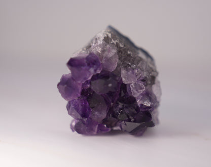 心を落ち着かせて愛される穏やかな私になれる美しき石｜ウルグアイ　アメジスト フリーフォーム Amethyst Freeform