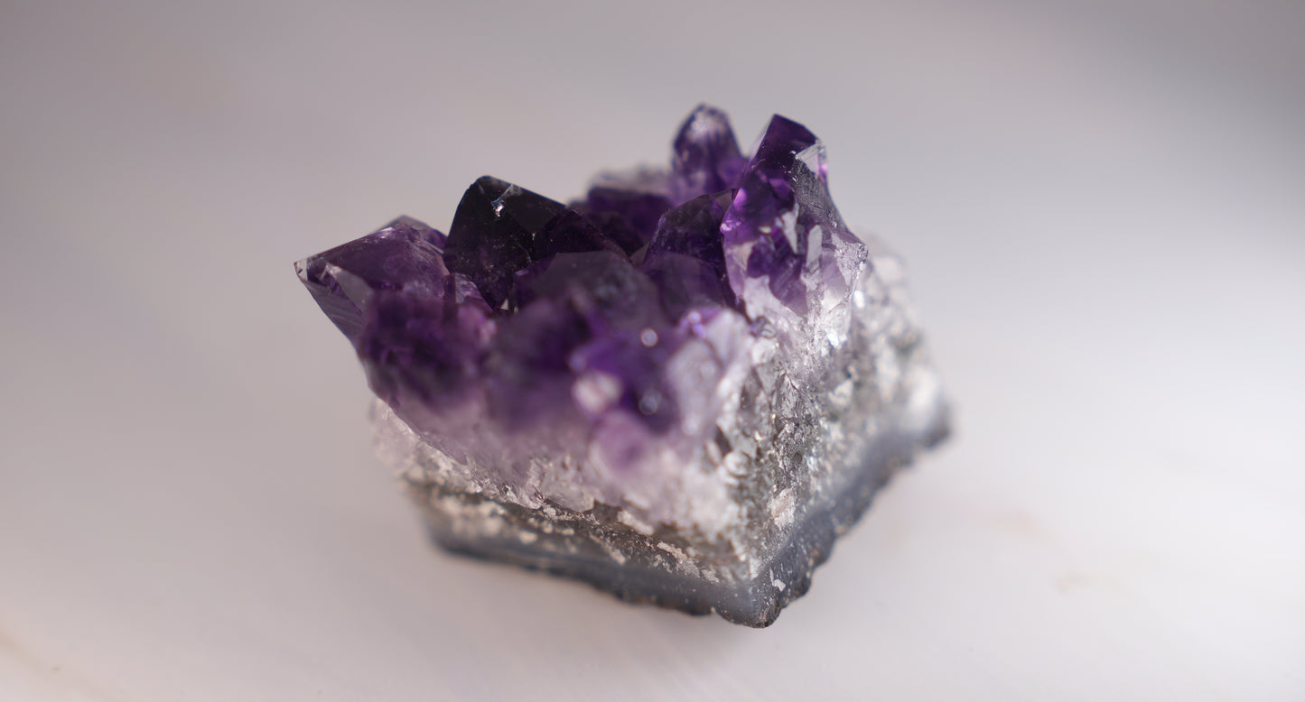 心を落ち着かせて愛される穏やかな私になれる美しき石｜ウルグアイ　アメジスト フリーフォーム Amethyst Freeform