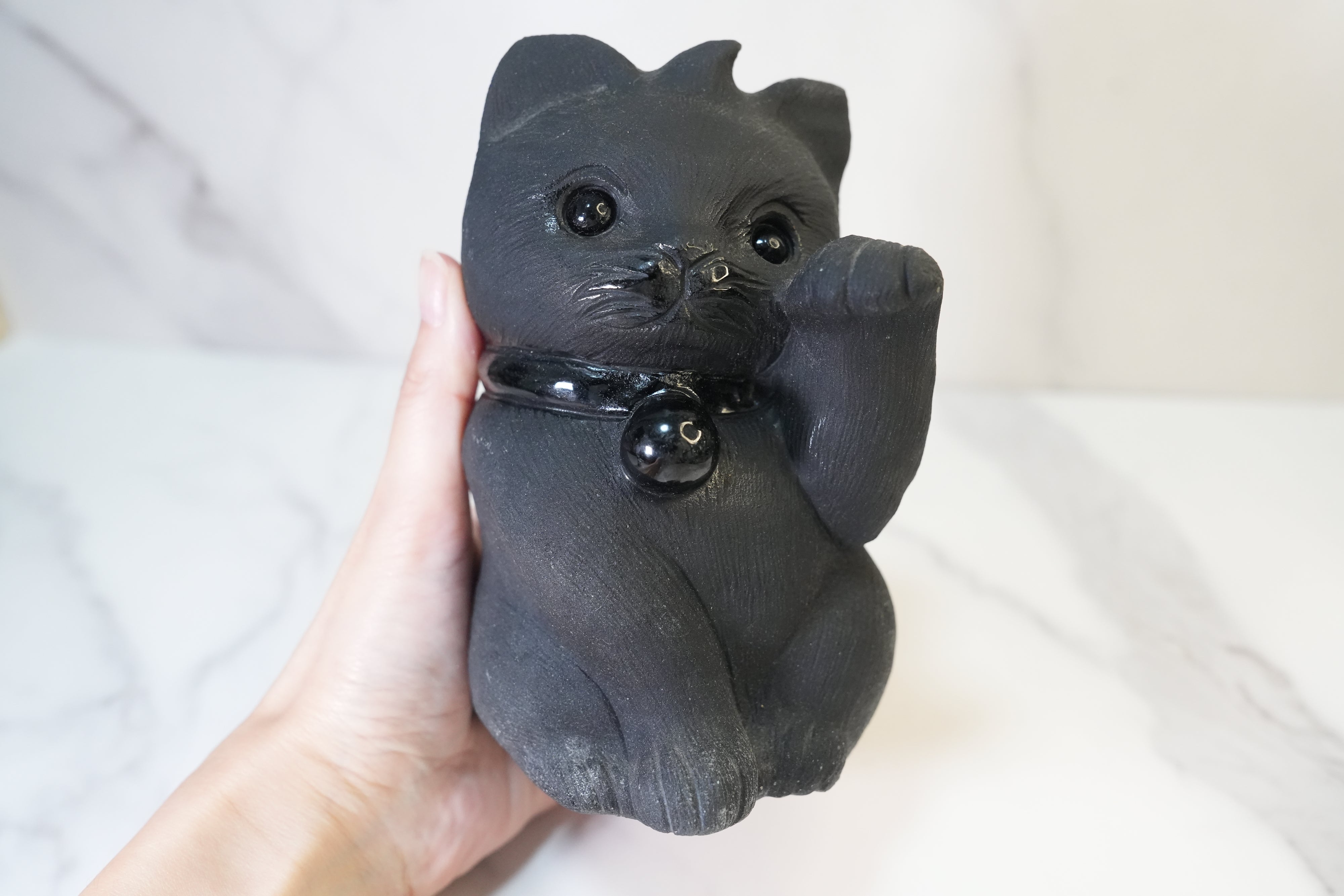 ブラックオブシディアン 招き猫｜天然石・パワーストーン｜運の流れを