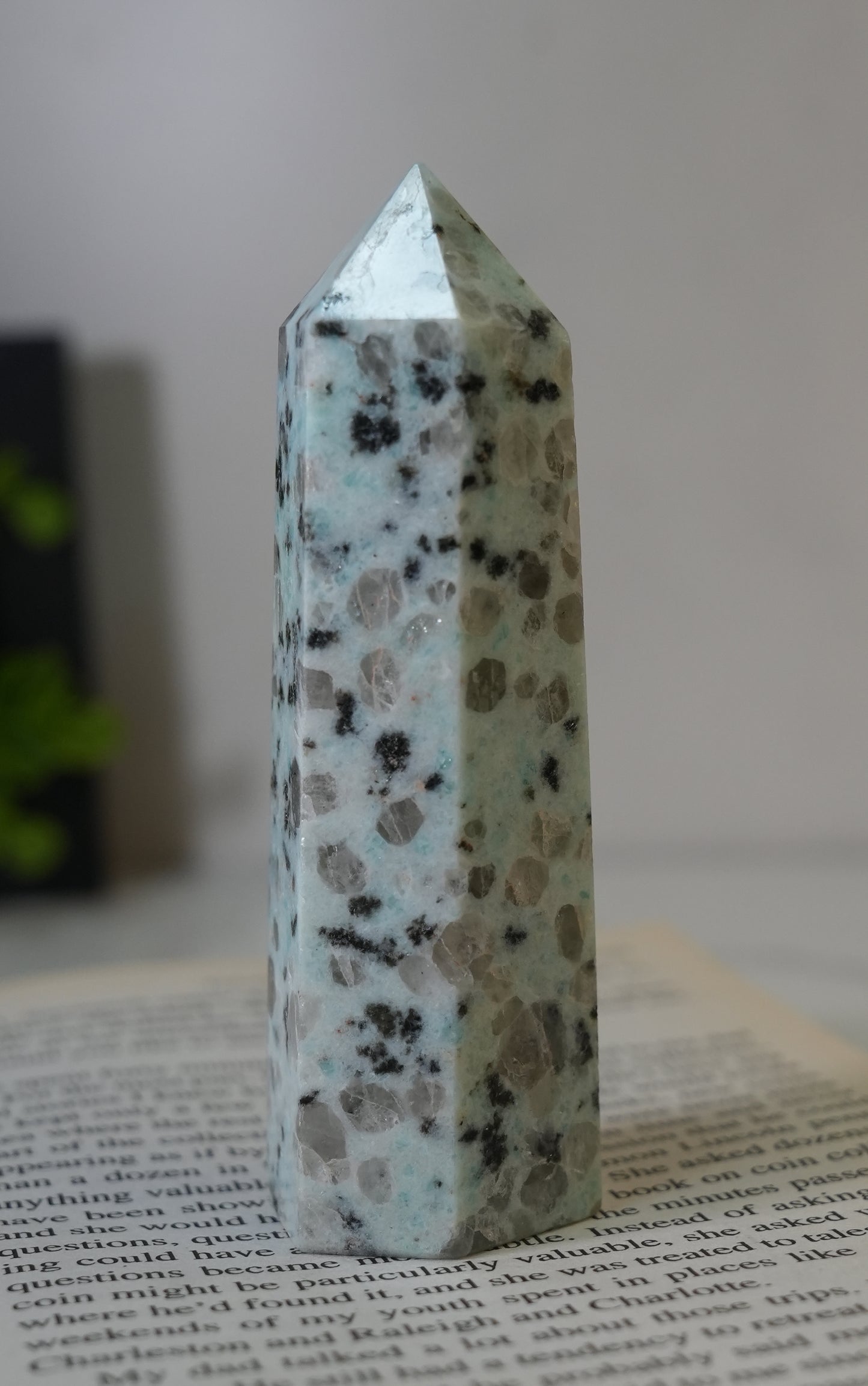 キウイクォーツ（セサミジャスパー）｜やりたいことを軽やかに進められる応援石