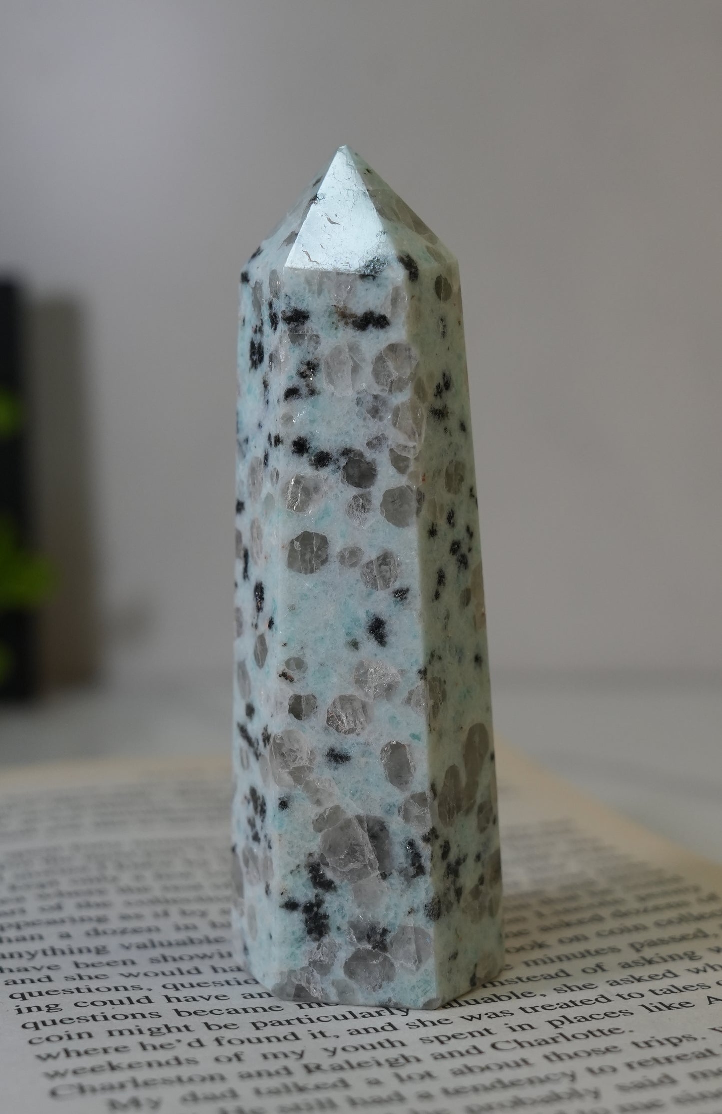 キウイクォーツ（セサミジャスパー）｜やりたいことを軽やかに進められる応援石