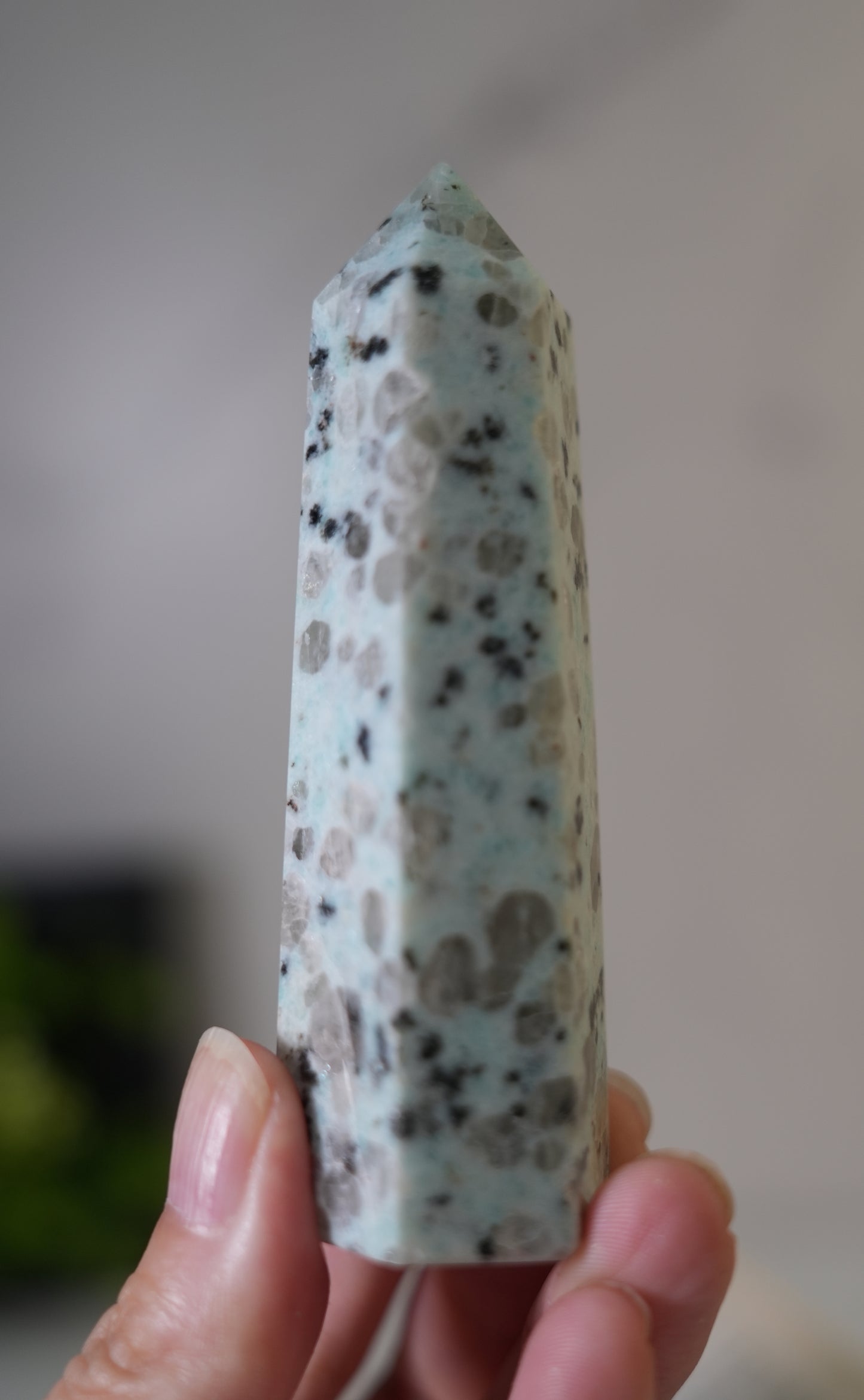 キウイクォーツ（セサミジャスパー）｜やりたいことを軽やかに進められる応援石