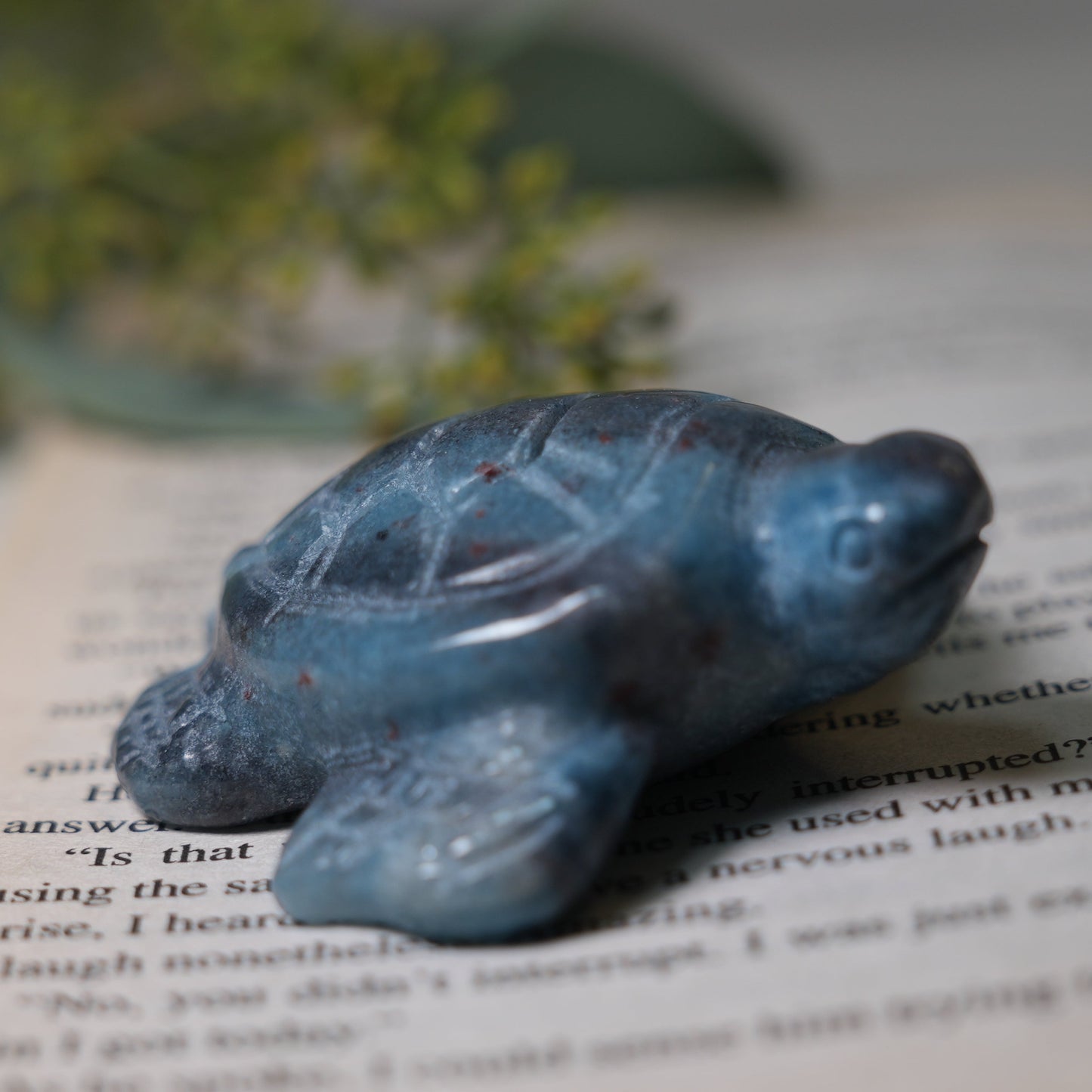 やさしさを運ぶ小さな守護者｜トロレアライト 亀 形 Trolleite Turtle Freeform