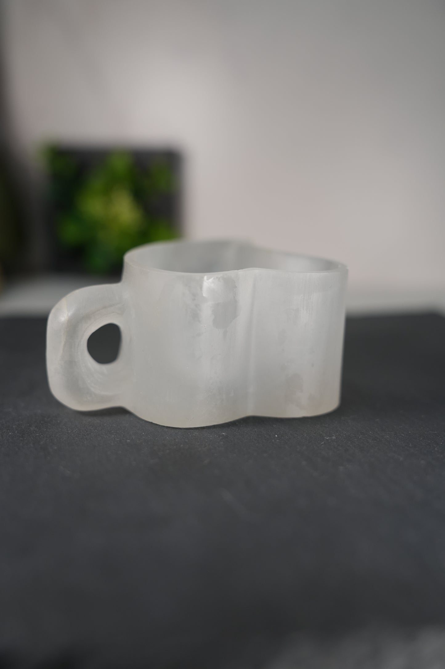 清らかな光が満ちる癒しの器｜セレナイト ハートカップ Selenite Heart Cup
