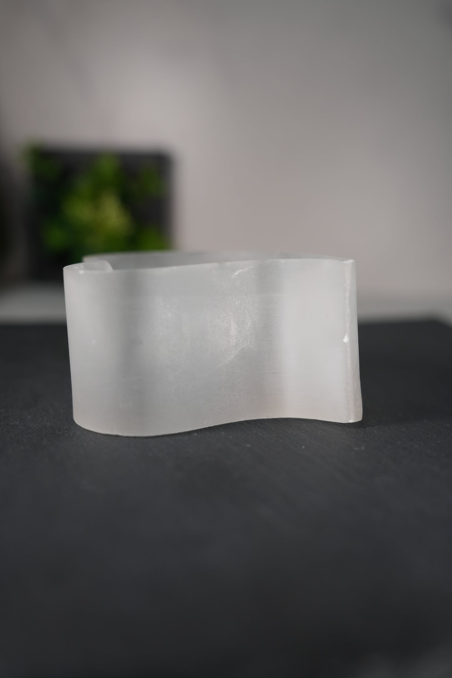 清らかな光が満ちる癒しの器｜セレナイト ハートカップ Selenite Heart Cup