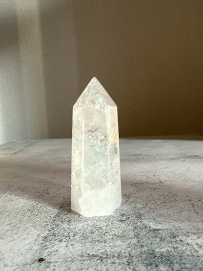 天然石 クラックオーラクォーツ タワー B 44g｜光と幸運を引き寄せるプリズムタワー