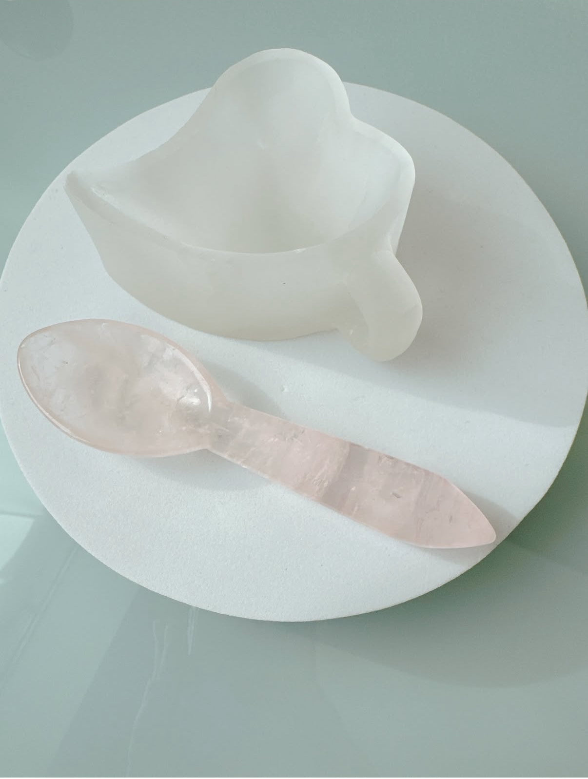 清らかな光が満ちる癒しの器｜セレナイト ハートカップ Selenite Heart Cup