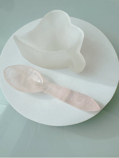 清らかな光が満ちる癒しの器｜セレナイト ハートカップ Selenite Heart Cup