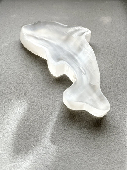 心をやさしく整える光の癒し｜セレナイト イルカプレート Selenite Dolphin Plate