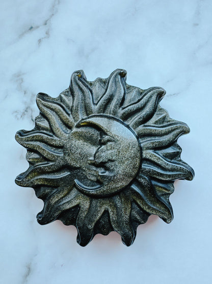 人間関係の悩みが解決する石｜ゴールデンオブシディアン ムーンフェイス型 Golden Obsidian Moon Face