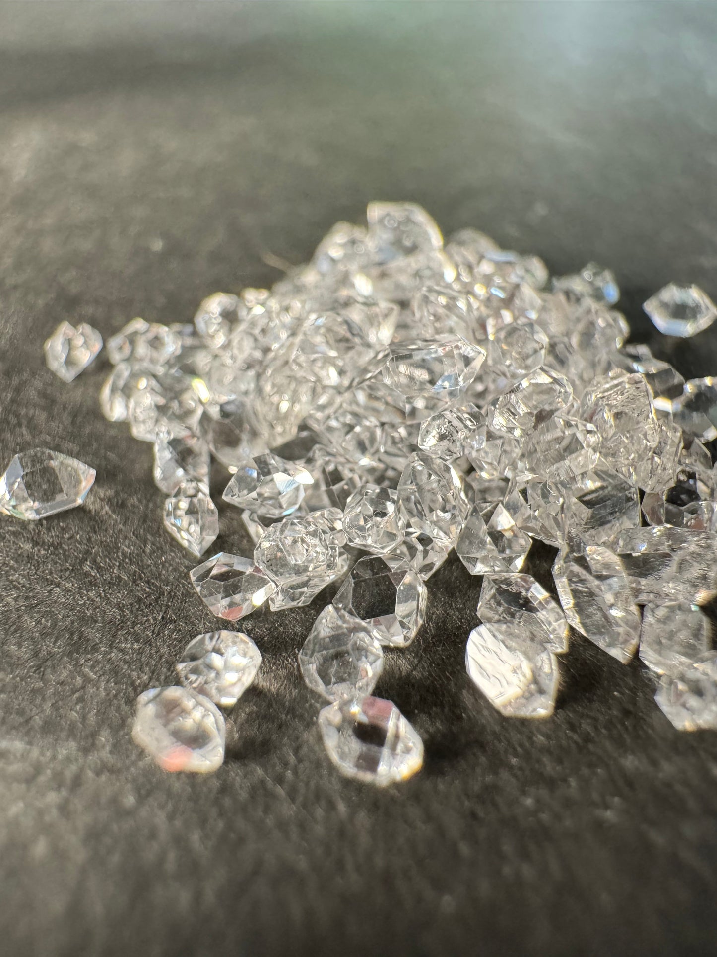 夢を叶える奇跡の石｜ハーキマーダイヤモンド 瓶入り Herkimer Diamond
ニューヨーク産