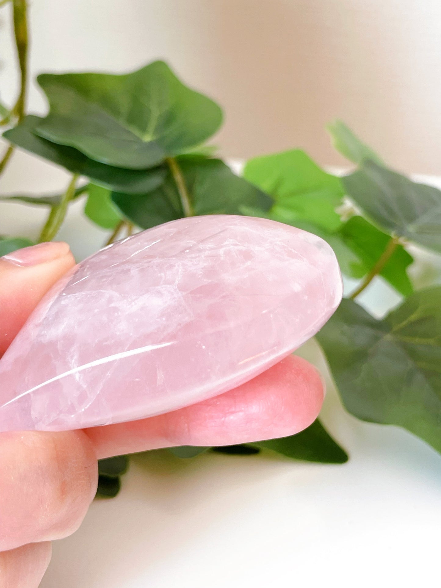 愛される私になれる癒しの石｜ローズクォーツ ハート型 Rose Quartz Heart